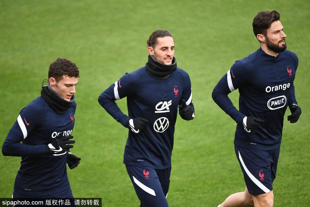 法国队完胜日本队,奥恰洛夫扛起全队 法国队完胜日本队,奥恰洛夫扛起全队