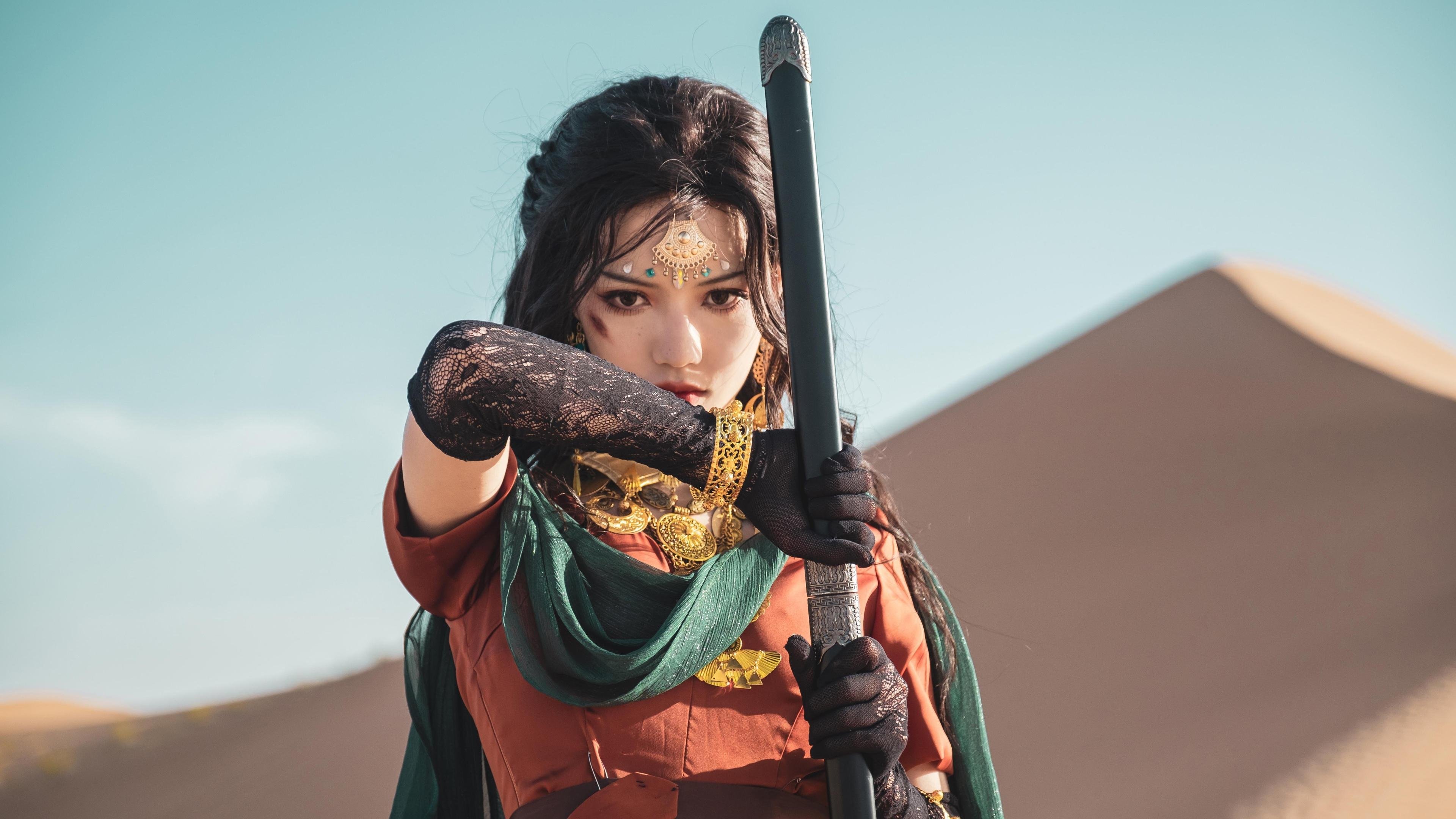 画地为牢,当英格拉姆将爱德华兹囚禁在聚光灯下